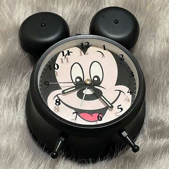 Vintage Mickey Mouse Alarm clock - Picture 1 of 4